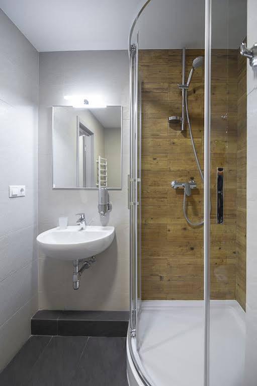 Favor Sport Hotel Kiev Exterior foto