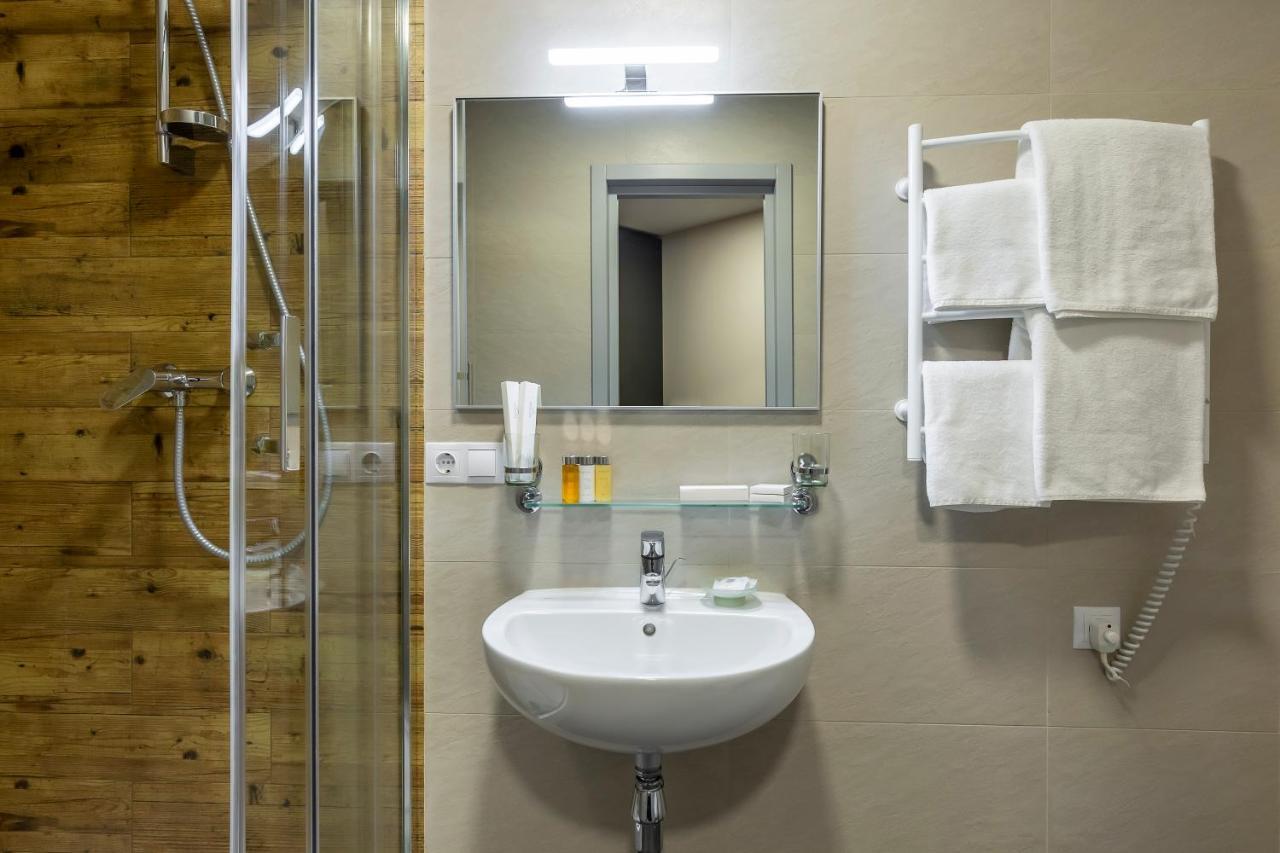 Favor Sport Hotel Kiev Exterior foto
